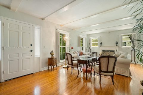 House in Coral Gables, Florida 3 bedrooms № 1380613 - photo 3