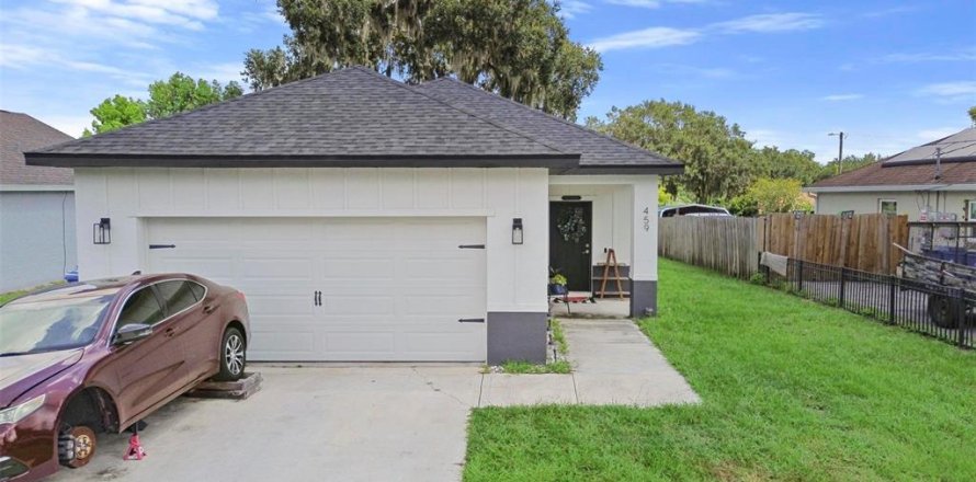 House in DeLand, Florida 3 bedrooms, 139.35 sq.m. № 1307268