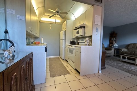 Condo in Deerfield Beach, Florida, 2 bedrooms  № 1079447 - photo 5