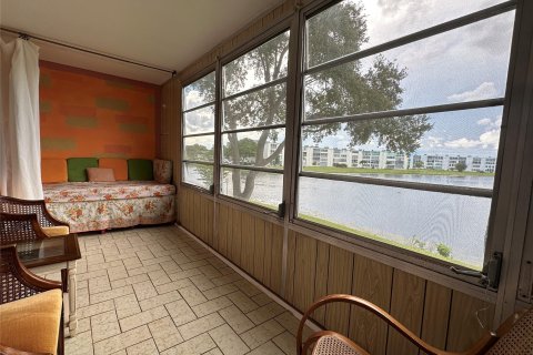 Copropriété à vendre à Deerfield Beach, Floride: 2 chambres, 81.75 m2 № 1079447 - photo 1