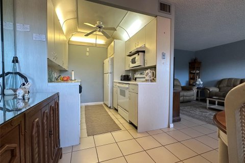 Copropriété à vendre à Deerfield Beach, Floride: 2 chambres, 81.75 m2 № 1079447 - photo 4