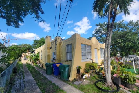 Propiedad comercial en venta en Miami, Florida, 172.98 m2 № 1316135 - foto 2