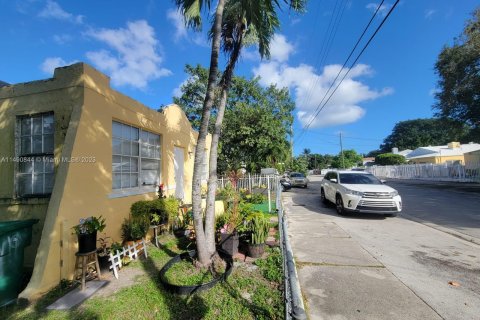 Immobilier commercial à vendre à Miami, Floride: 172.98 m2 № 1316135 - photo 8