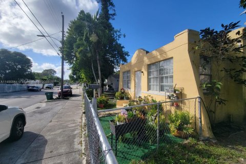 Propiedad comercial en venta en Miami, Florida, 172.98 m2 № 1316135 - foto 7