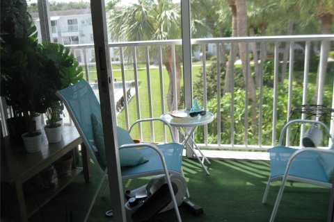 Condo in Bradenton, Florida, 1 bedroom  № 1376376 - photo 13