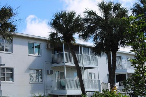 Condo in Bradenton, Florida, 1 bedroom  № 1376376 - photo 14