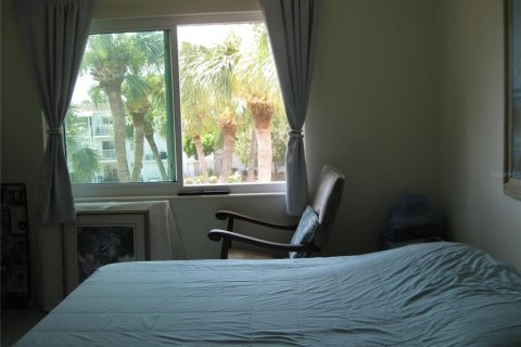 Condo in Bradenton, Florida, 1 bedroom  № 1376376 - photo 9