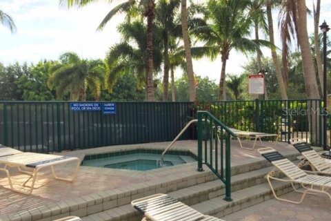 Condominio en alquiler en Punta Gorda, Florida, 2 dormitorios, 82.68 m2 № 230876 - foto 6