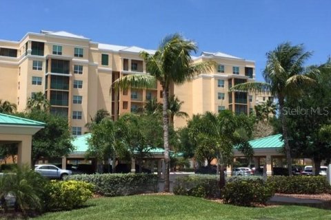 Condominio en alquiler en Punta Gorda, Florida, 2 dormitorios, 82.68 m2 № 230876 - foto 2