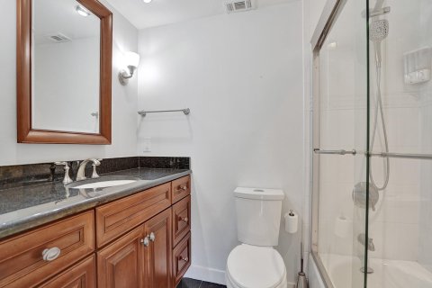 Condo in Highland Beach, Florida, 2 bedrooms  № 1116829 - photo 28