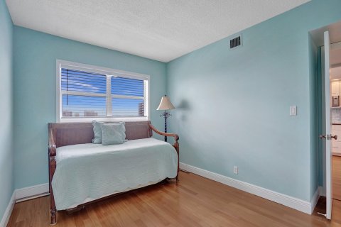 Condo in Highland Beach, Florida, 2 bedrooms  № 1116829 - photo 30