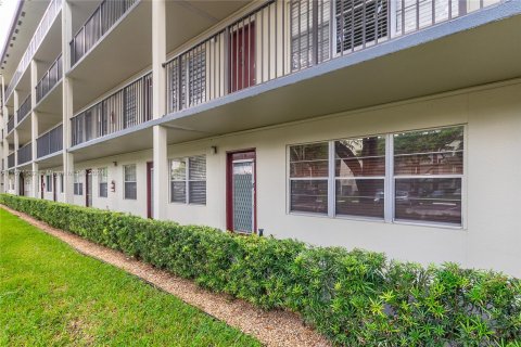 Condominio en venta en Pembroke Pines, Florida, 1 dormitorio, 75.34 m2 № 1391985 - foto 22