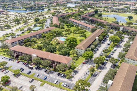 Condominio en venta en Pembroke Pines, Florida, 1 dormitorio, 75.34 m2 № 1391985 - foto 19