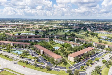 Condominio en venta en Pembroke Pines, Florida, 1 dormitorio, 75.34 m2 № 1391985 - foto 18