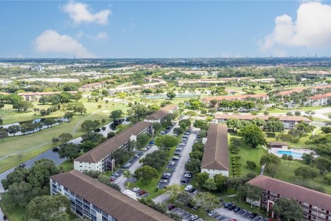 Condominio en venta en Pembroke Pines, Florida, 1 dormitorio, 75.34 m2 № 1391985 - foto 8