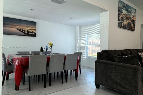 Casa en venta en North Miami Beach, Florida, 3 dormitorios, 126.35 m2 № 1391931 - foto 9