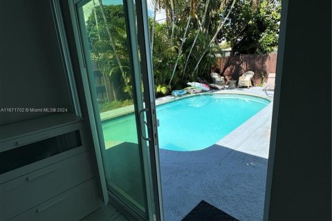 Casa en venta en North Miami Beach, Florida, 3 dormitorios, 126.35 m2 № 1391931 - foto 19