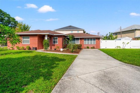 Casa en venta en Tampa, Florida, 3 dormitorios, 130.71 m2 № 1337592 - foto 1