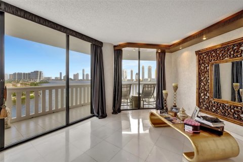 Condo in Aventura, Florida, 2 bedrooms  № 1415595 - photo 6