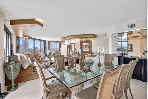 Condo in Aventura, Florida, 2 bedrooms  № 1415595 - photo 9