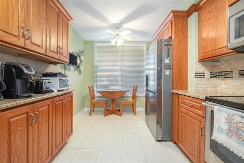 Copropriété à vendre à Bradenton, Floride: 2 chambres, 118.91 m2 № 1376431 - photo 9