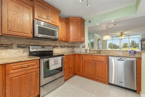 Condo in Bradenton, Florida, 2 bedrooms  № 1376431 - photo 7