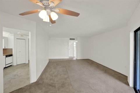 Condo in Plantation, Florida, 2 bedrooms  № 1178477 - photo 4