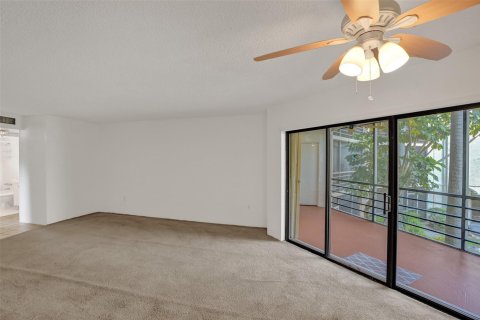 Condo in Plantation, Florida, 2 bedrooms  № 1178477 - photo 3