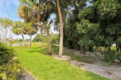 House in Jupiter, Florida 3 bedrooms, 180.23 sq.m. № 1178523 - photo 7