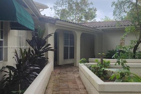 House in Wilton Manors, Florida 7 bedrooms, 340.86 sq.m. № 873235 - photo 2