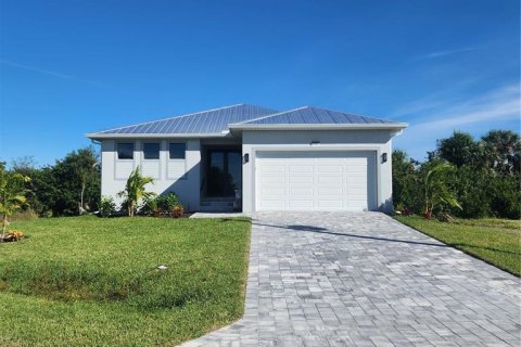Villa ou maison à vendre à Punta Gorda, Floride: 3 chambres, 157.84 m2 № 879534 - photo 1