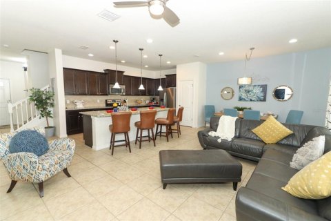 Touwnhouse à vendre à Kissimmee, Floride: 4 chambres, 195.28 m2 № 1353698 - photo 4