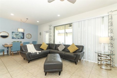 Touwnhouse à vendre à Kissimmee, Floride: 4 chambres, 195.28 m2 № 1353698 - photo 5