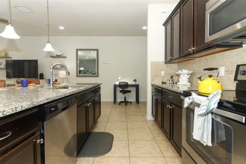 Touwnhouse à vendre à Kissimmee, Floride: 4 chambres, 195.28 m2 № 1353698 - photo 10