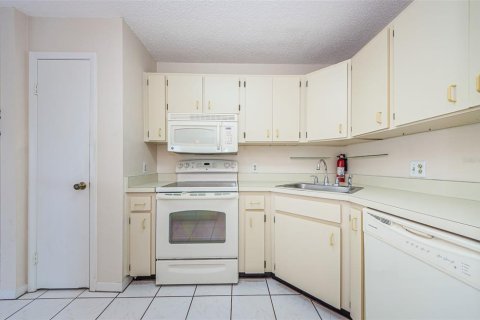 Copropriété à vendre à New Port Richey, Floride: 2 chambres, 80.45 m2 № 1353699 - photo 8