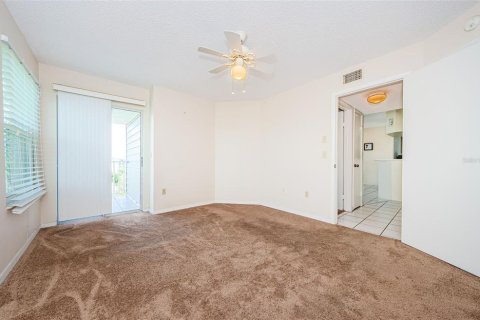 Condo in New Port Richey, Florida, 2 bedrooms  № 1353699 - photo 26