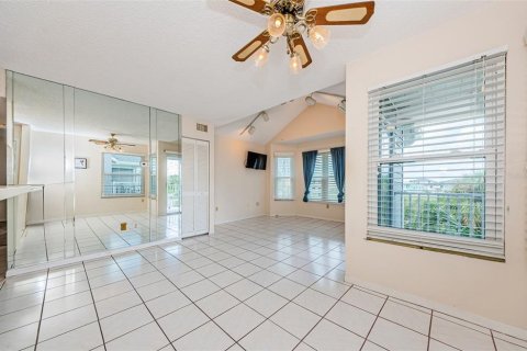 Copropriété à vendre à New Port Richey, Floride: 2 chambres, 80.45 m2 № 1353699 - photo 13