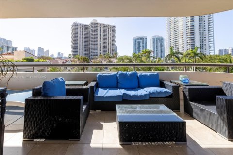 Condo in Aventura, Florida, 2 bedrooms  № 1291532 - photo 14