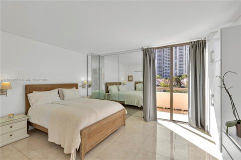 Condo in Aventura, Florida, 2 bedrooms  № 1291532 - photo 8