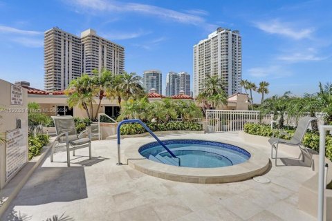 Condo in Aventura, Florida, 2 bedrooms  № 1291532 - photo 26