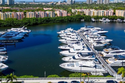 Condo in Aventura, Florida, 2 bedrooms  № 1291532 - photo 16