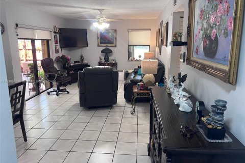 Condo in Miami, Florida, 3 bedrooms  № 1291483 - photo 3