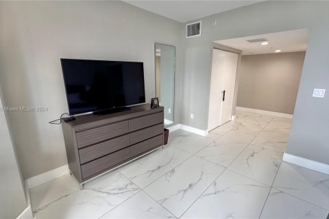 Condo in Sunny Isles Beach, Florida, 3 bedrooms  № 1328580 - photo 29