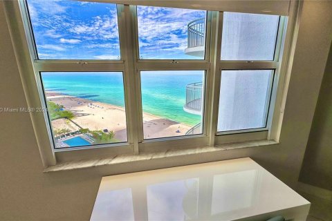 Condo in Sunny Isles Beach, Florida, 3 bedrooms  № 1328580 - photo 28