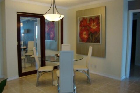 Condominio en venta en Hallandale Beach, Florida, 2 dormitorios, 115.94 m2 № 111192 - foto 6