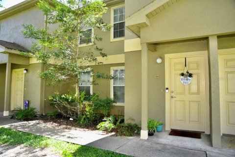 Copropriété à vendre à Zephyrhills, Floride: 2 chambres, 106.74 m2 № 1359809 - photo 1