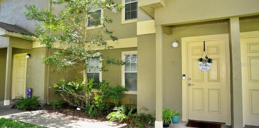 Condo in Zephyrhills, Florida, 2 bedrooms  № 1359809