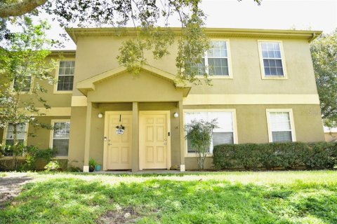 Condo in Zephyrhills, Florida, 2 bedrooms  № 1359809 - photo 5