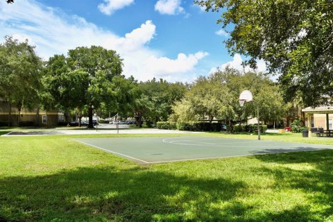 Condo in Zephyrhills, Florida, 2 bedrooms  № 1359809 - photo 27