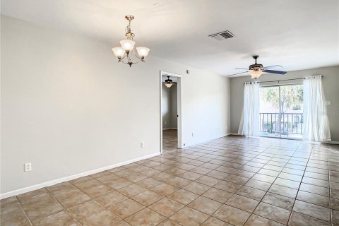 Condominio en venta en Tampa, Florida, 2 dormitorios, 87.14 m2 № 907056 - foto 11